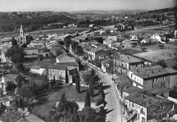 1960 entrée du village 