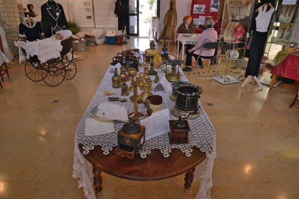 la première table du conseil et de l'école