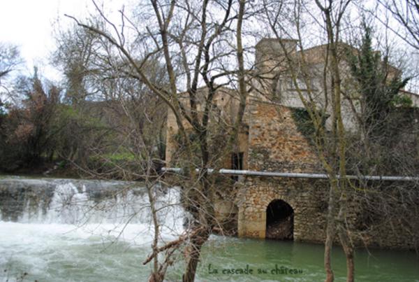 Cascade sur la Mosson au château